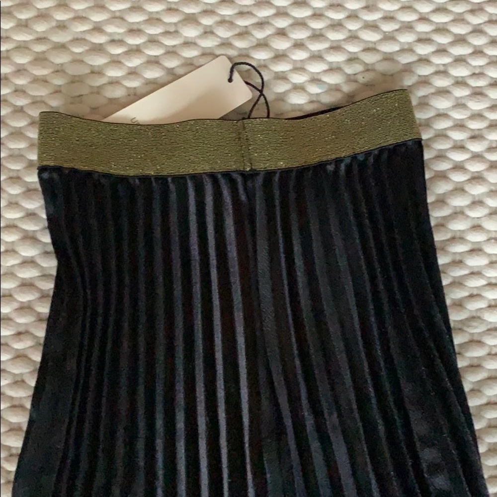 Long silk black and gold skirt